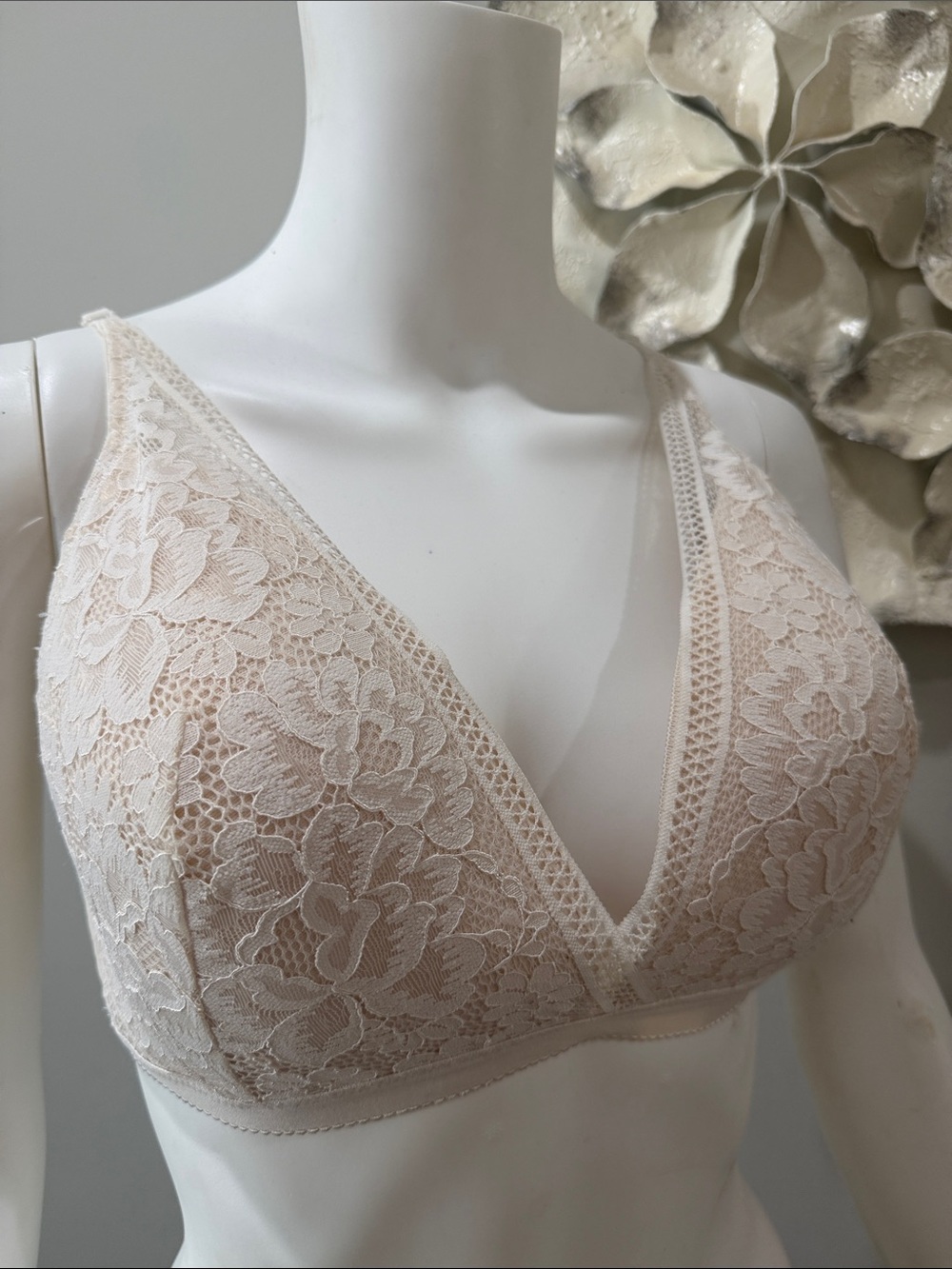 2/$35 Knix Deep V Cloud Lace Wireless Bra XXL Soft Blush Padded Comfort Bralette